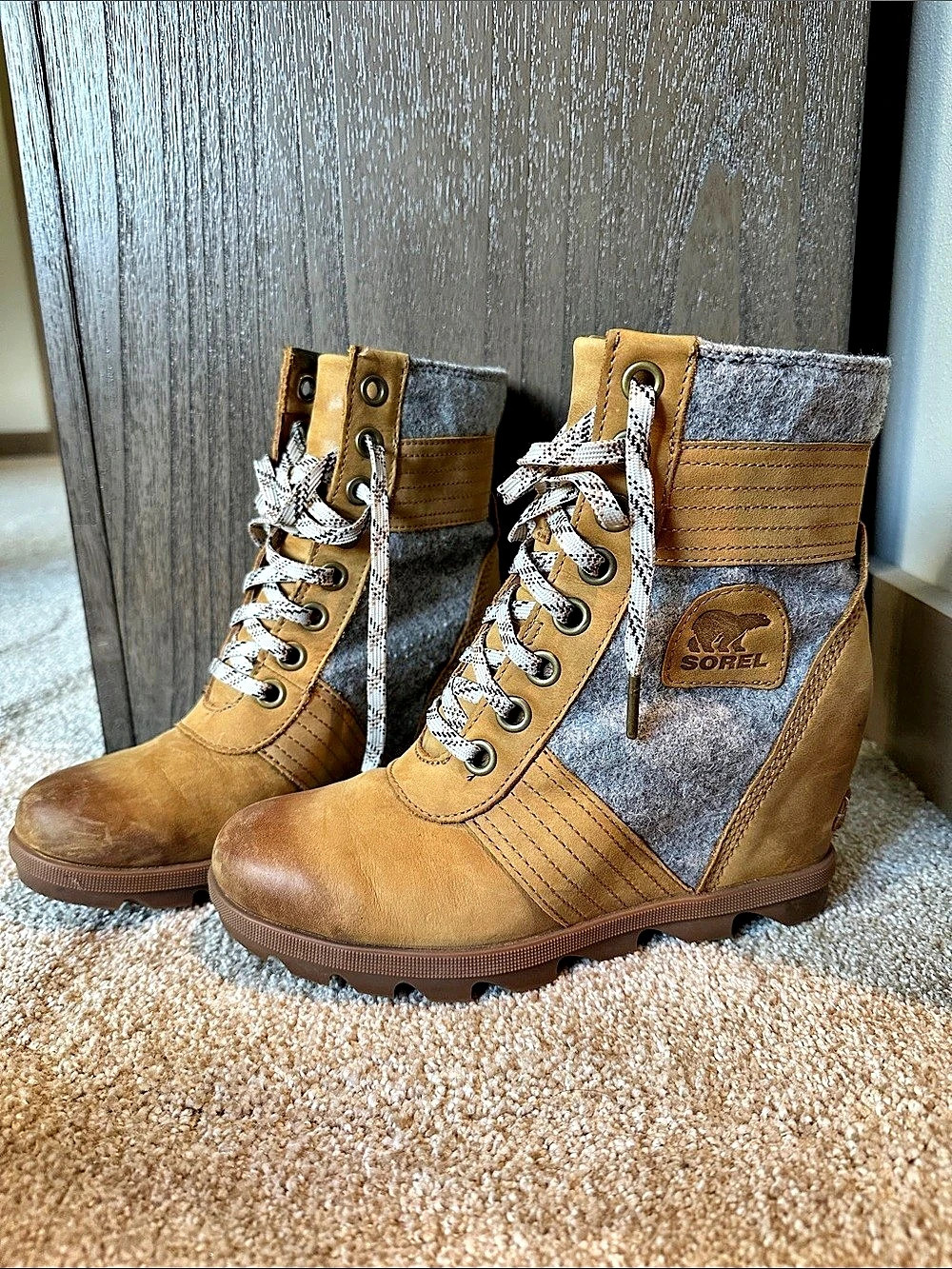 Sorel Joan of Arctic Wedge Winter Boots in Brown & Gray US 8 - Picture 1 of 5